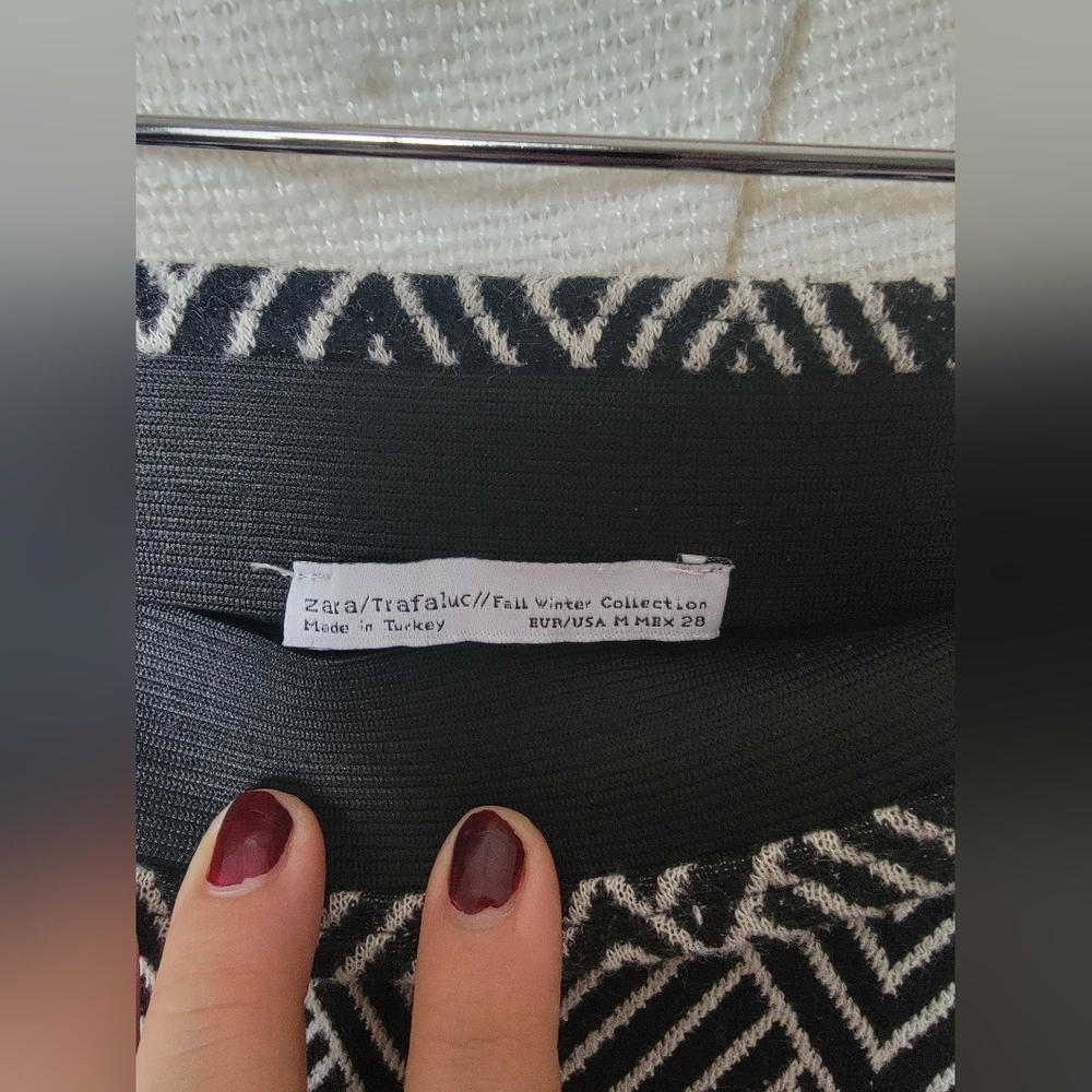 Zara Geometric Patterns Mini Skirt - Picture 3 of 3